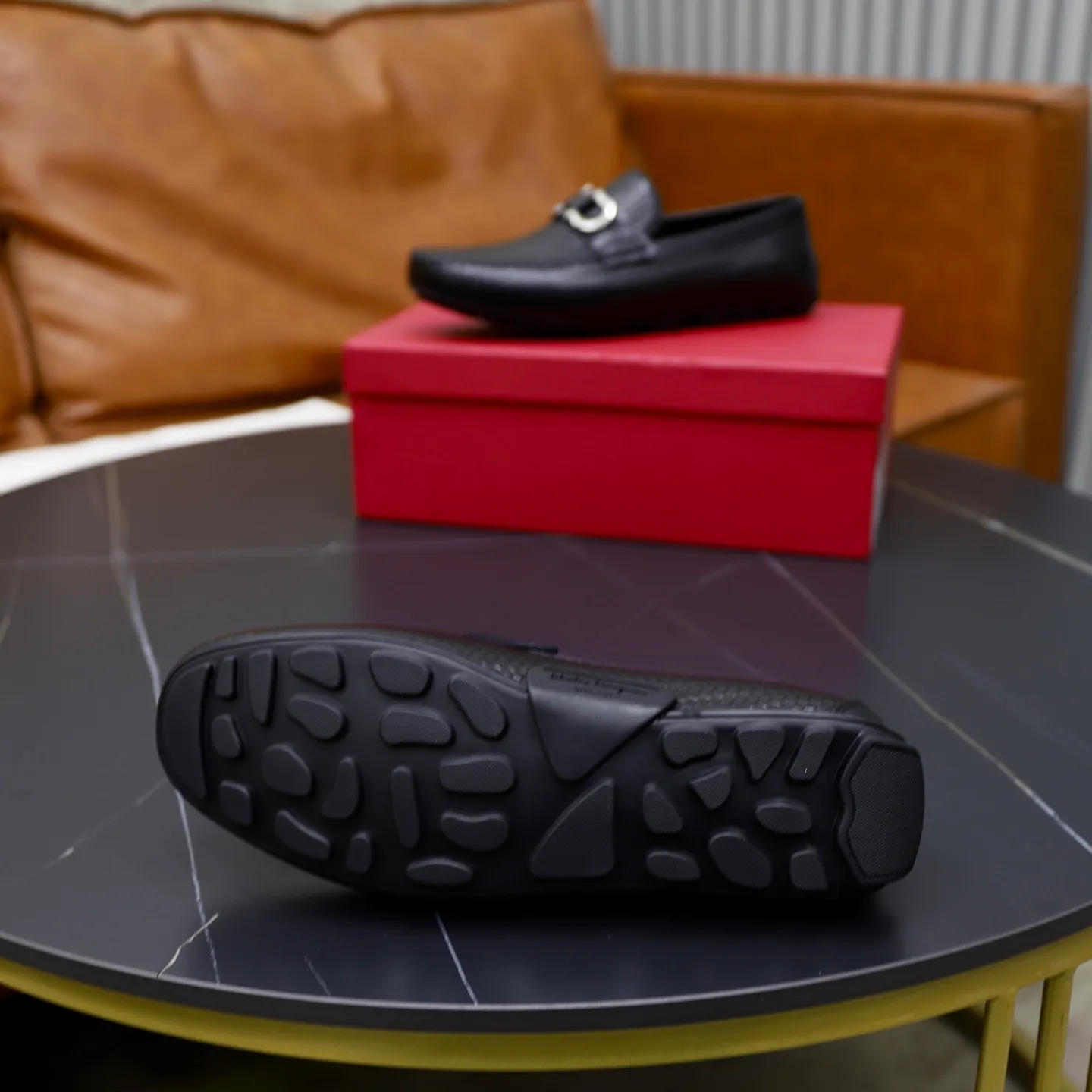 Ex-factory price: 480💰🙅‍♂️🙅‍♂️🙅‍♂️Niuli Brand: Ferragamo Standard code: Men's code 38/44 (45 customized) Grade: Same as the official website Material: Original imported cowhide leather lining Original wear-resistant lightweight outsole Style category: Men's casual slip-on shoes Bean shoes Distinguished luxury brand elements top luxury Color: actual picture color